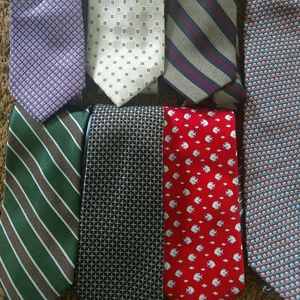 7 Tommy Hilfiger ties